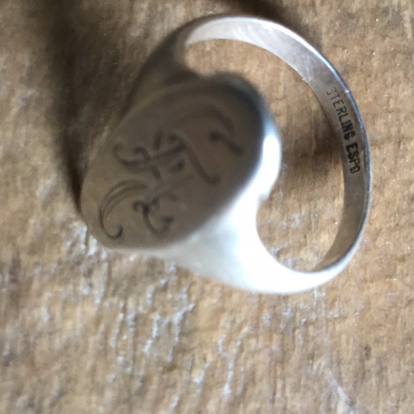 Vintage antique estate pinky silver signet ring boho retro engraved jewelry - Picture 5 of 6
